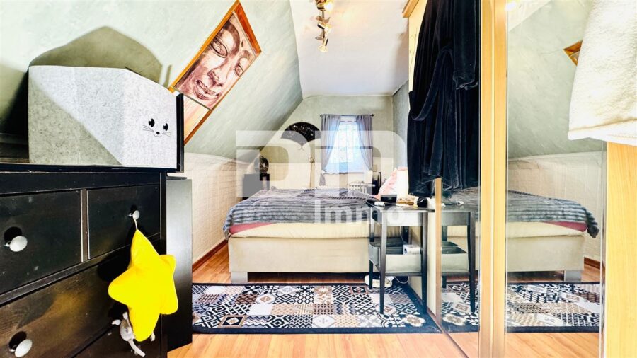 Schöne Doppelhaushälfte in schöner Wohnlage mit Panoramablick, Gartenbereich und Garage - OG / DG Schlafzimmer